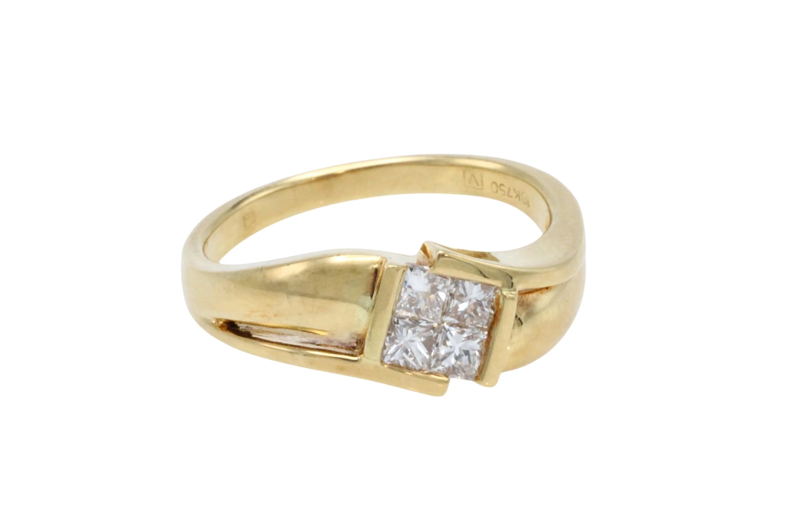 18 carat gold ring with princess cut diamonds - Image 2