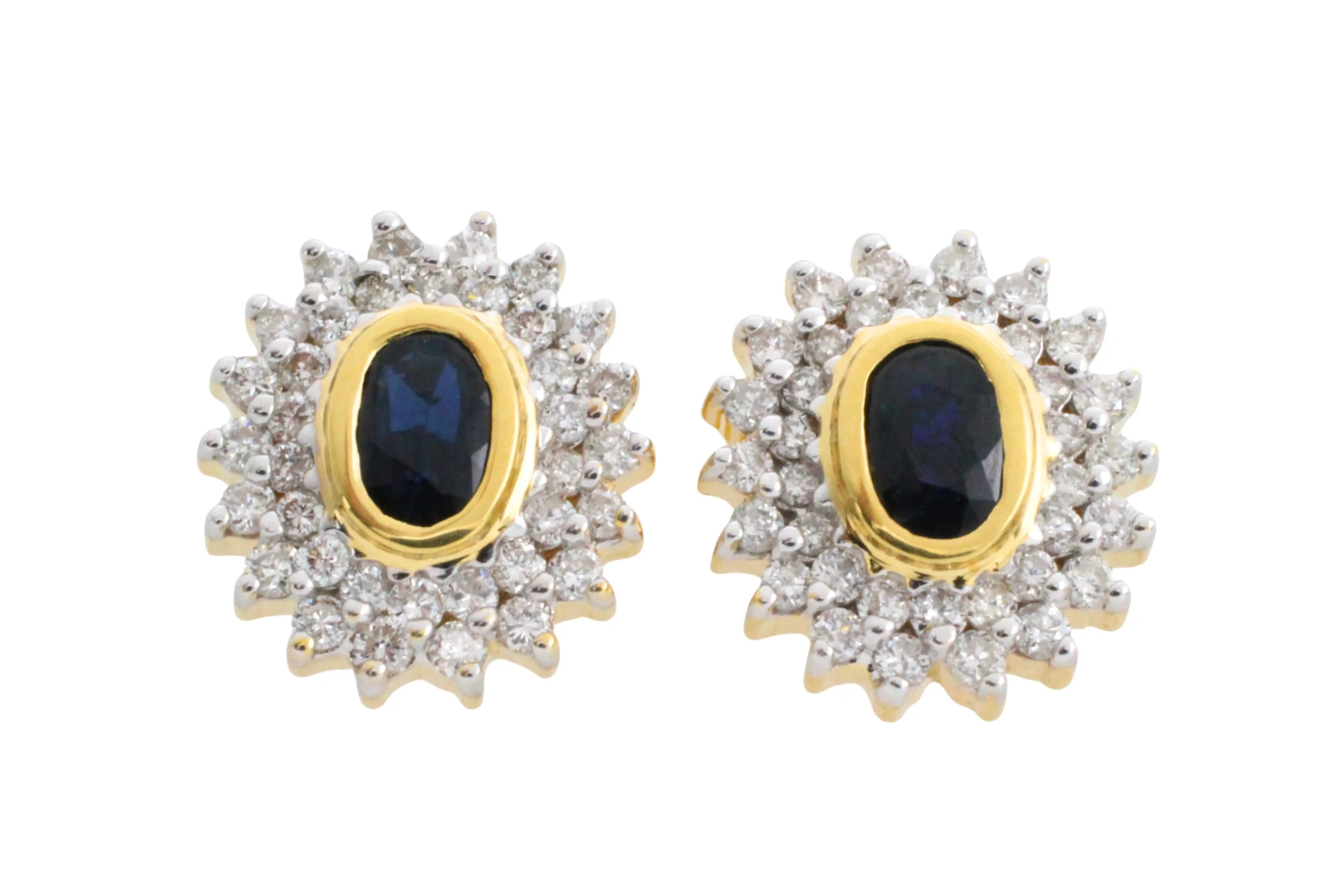 18 carat gold sapphire and diamond studs - Image 3