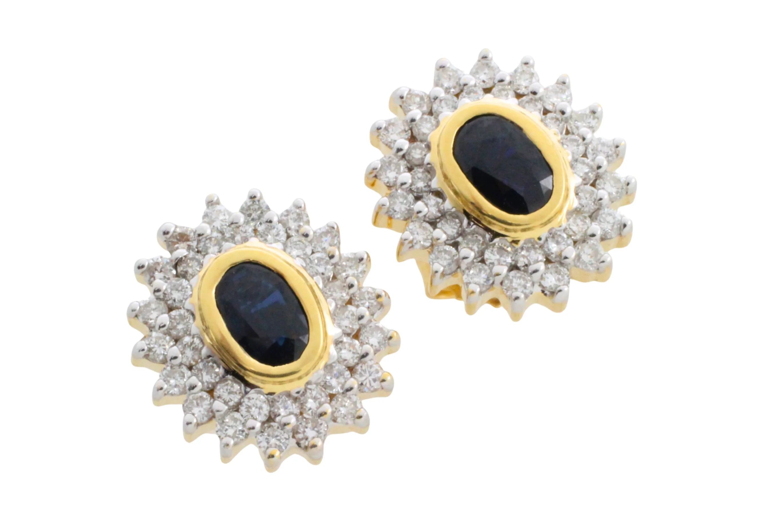 18 carat gold sapphire and diamond studs - Image 4