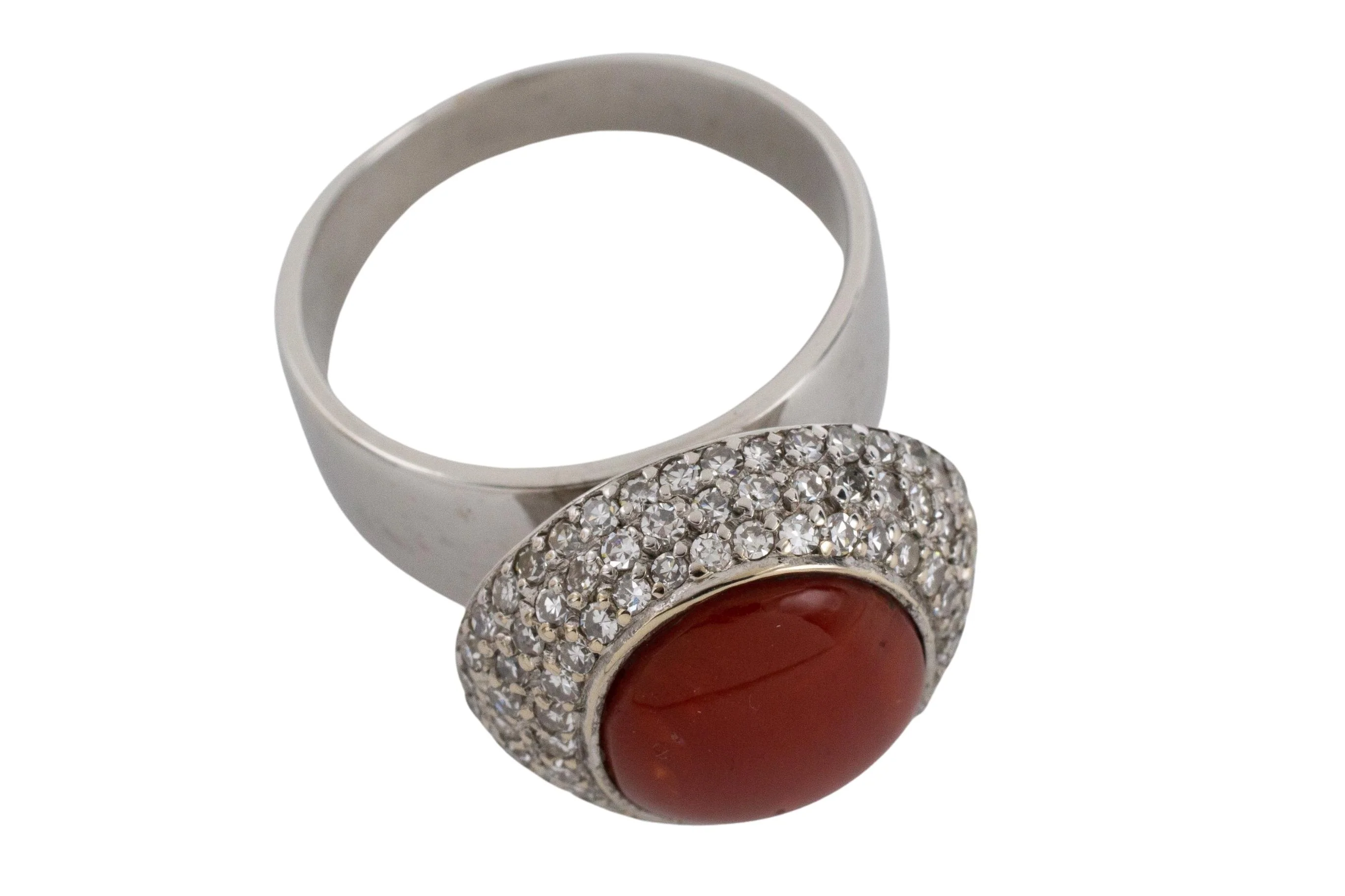 18 carat white gold cabochon ring with diamonds - Image 3