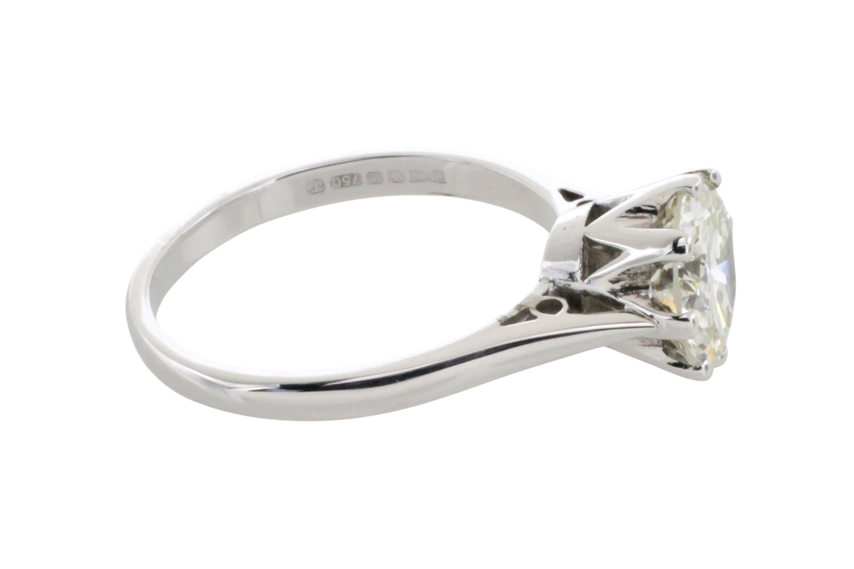 2.20 carat diamond solitaire ring in white gold - Image 6