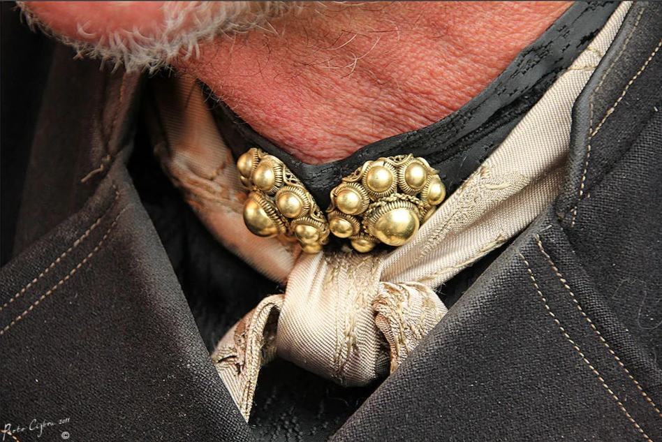 A large pair of antique Dutch gold buttons - Image 7
