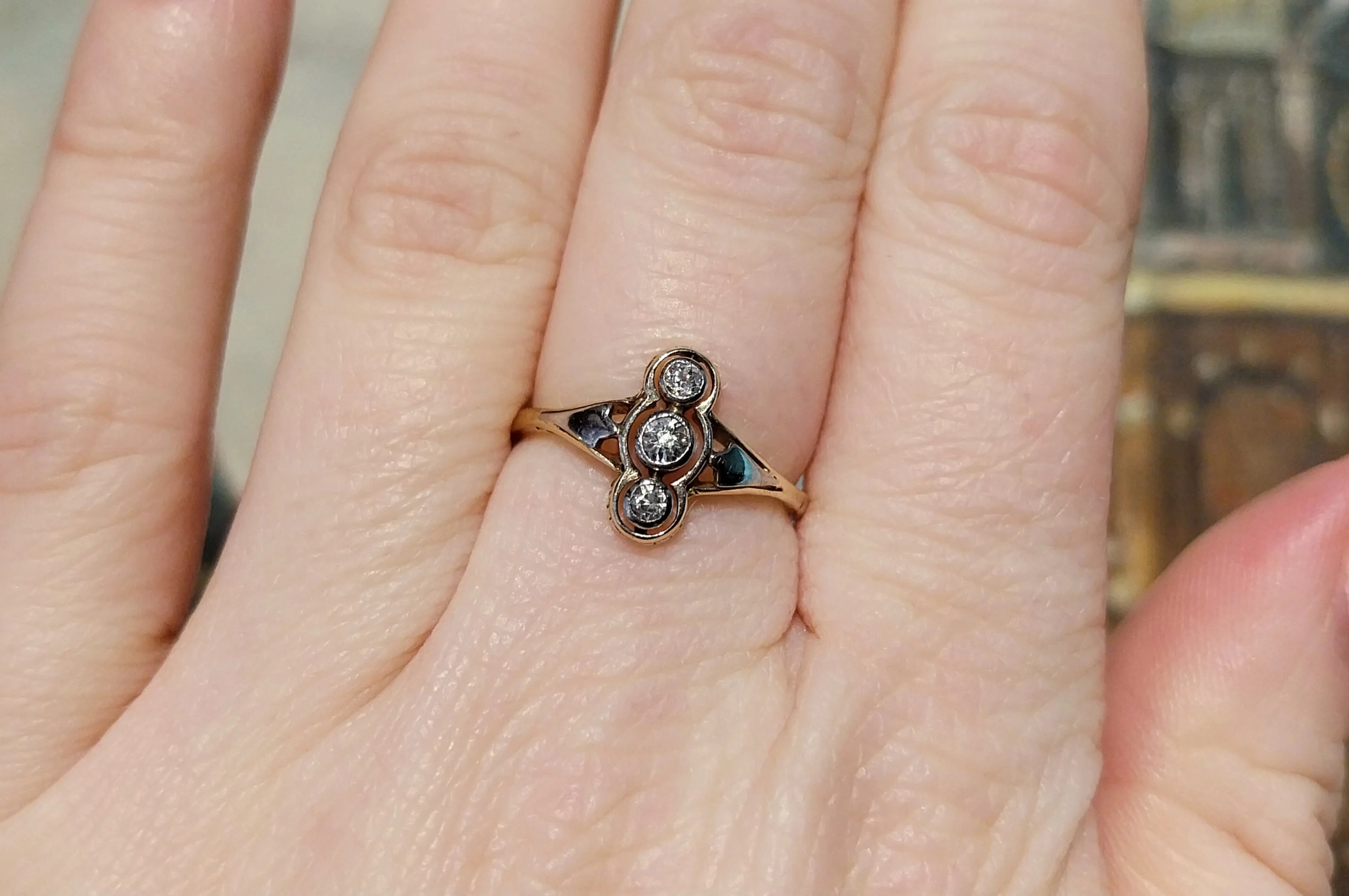 Antique diamond three stone ring in 14 carat gold - Image 7