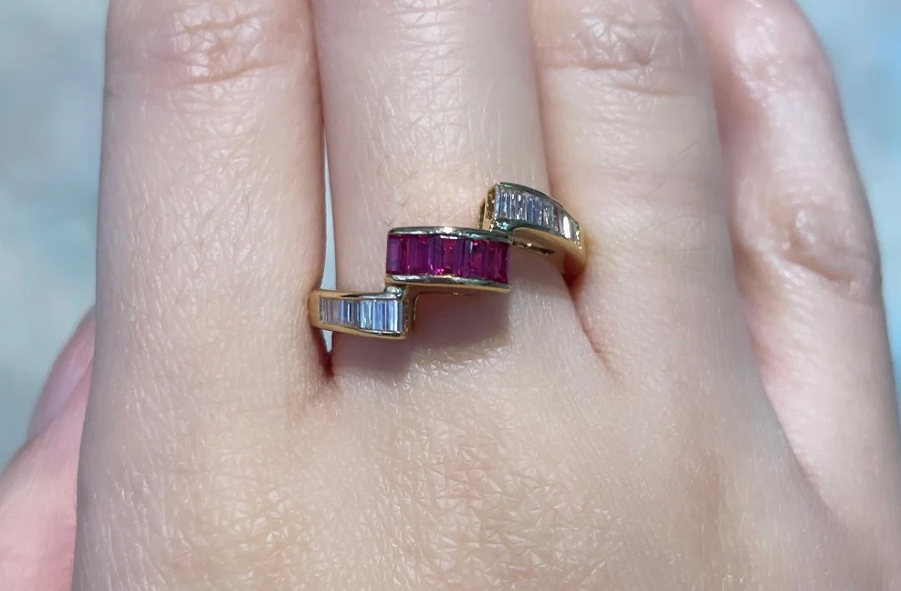 Baguette ruby and diamond ring in 18 carat gold - Image 6
