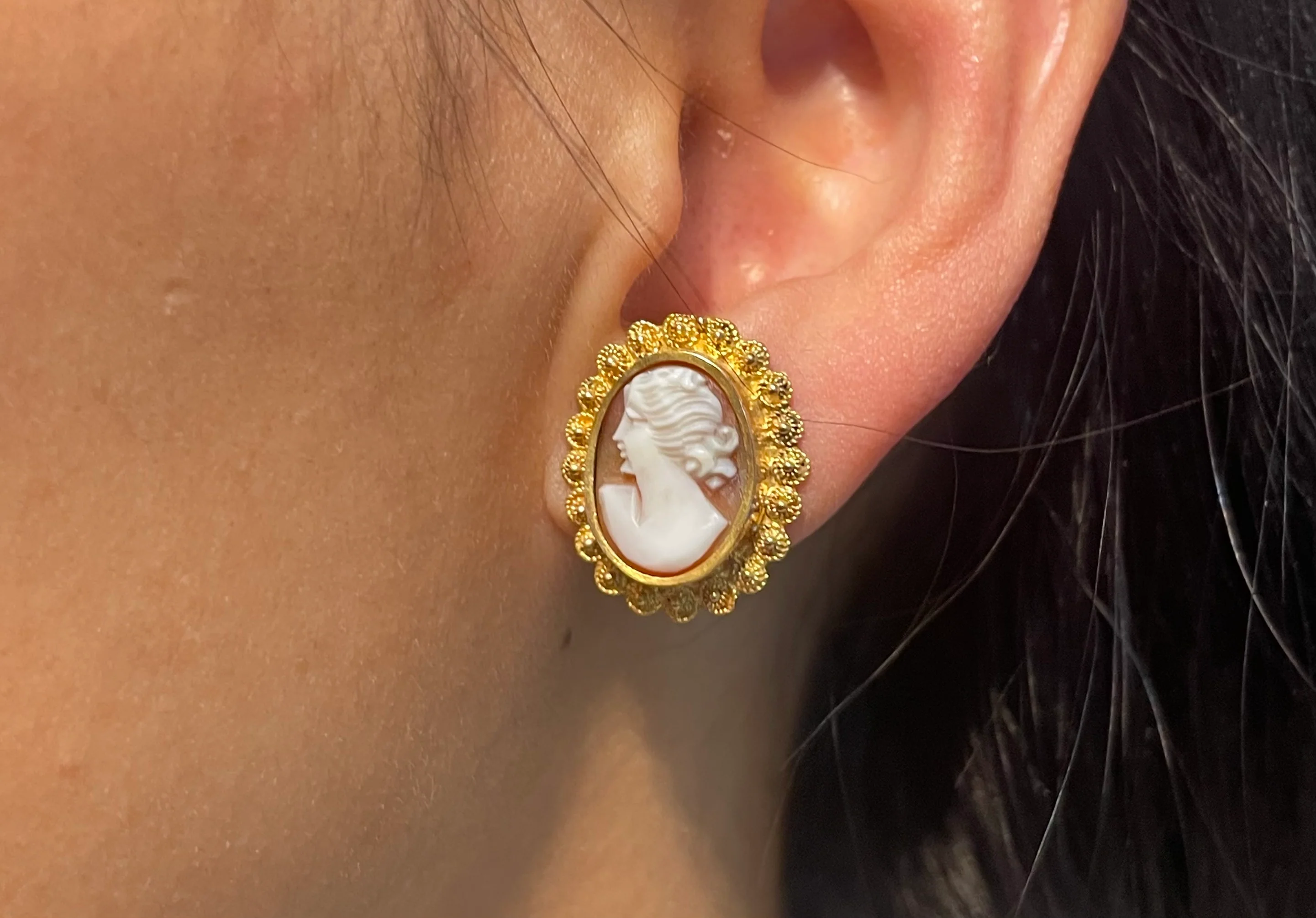 Zeeuwse knop cameo studs in gold and silver - Image 4