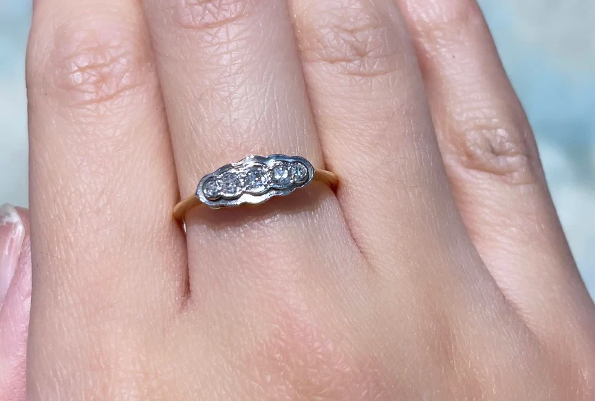 Five stone diamond ring in 18 carat gold and platinum - Image 7