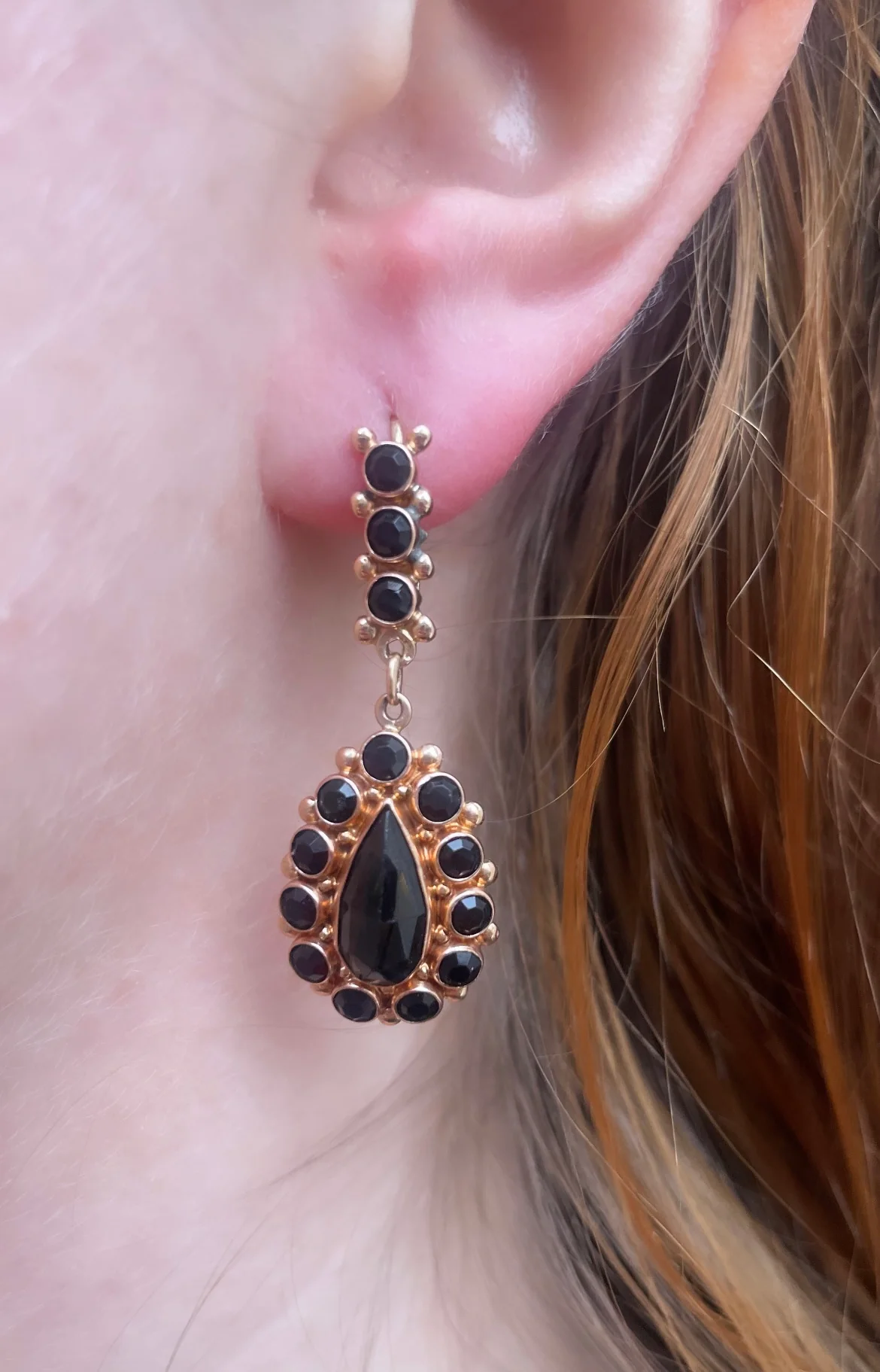 Garnet pendant earrings in 14 carat rose gold - Image 4