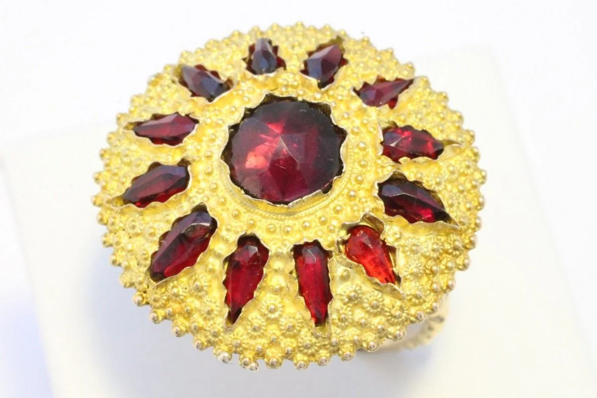 Garnet sun burst ring in 14 carat gold - Image 3