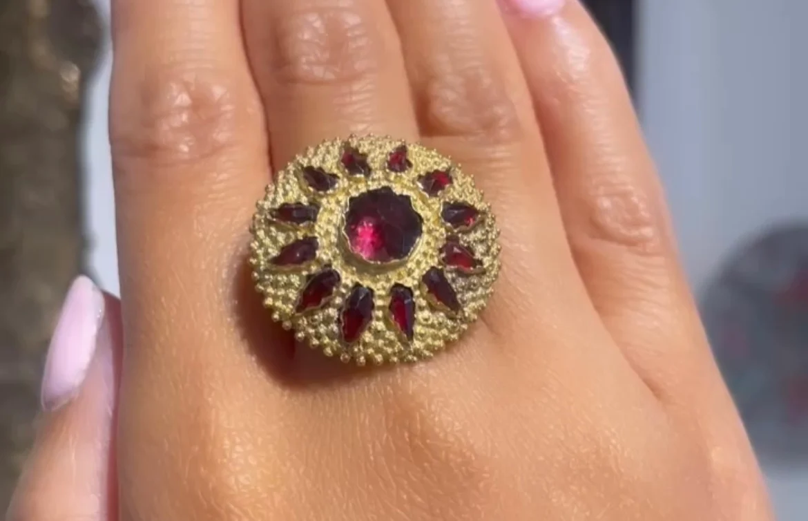 Garnet sun burst ring in 14 carat gold - Image 4