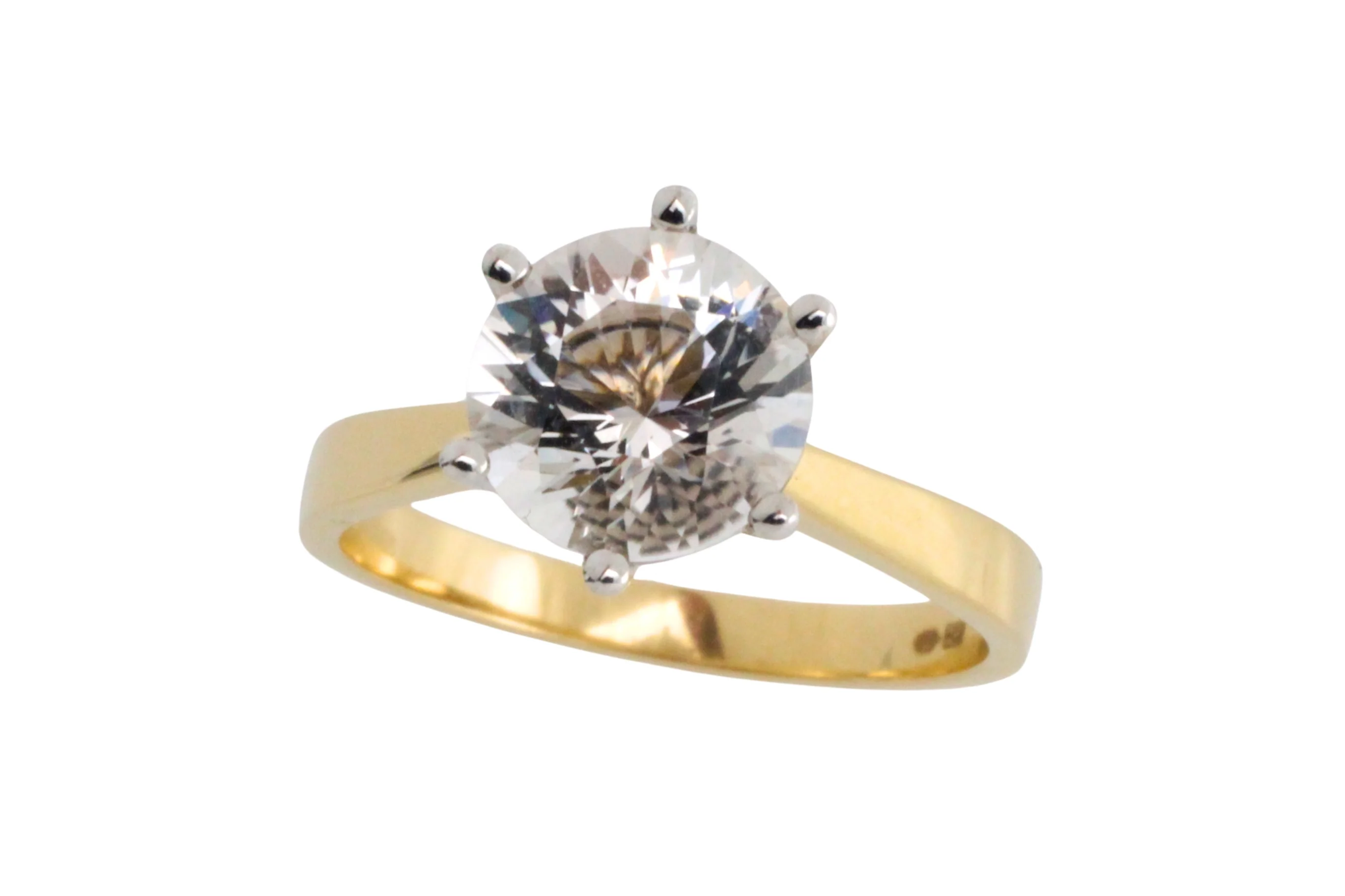Gold solitaire ring with rock crystal stone - Image 3