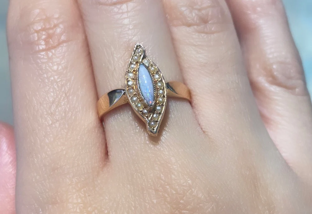 Marquise opal and seed pearl ring in 14 carat gold - Image 6