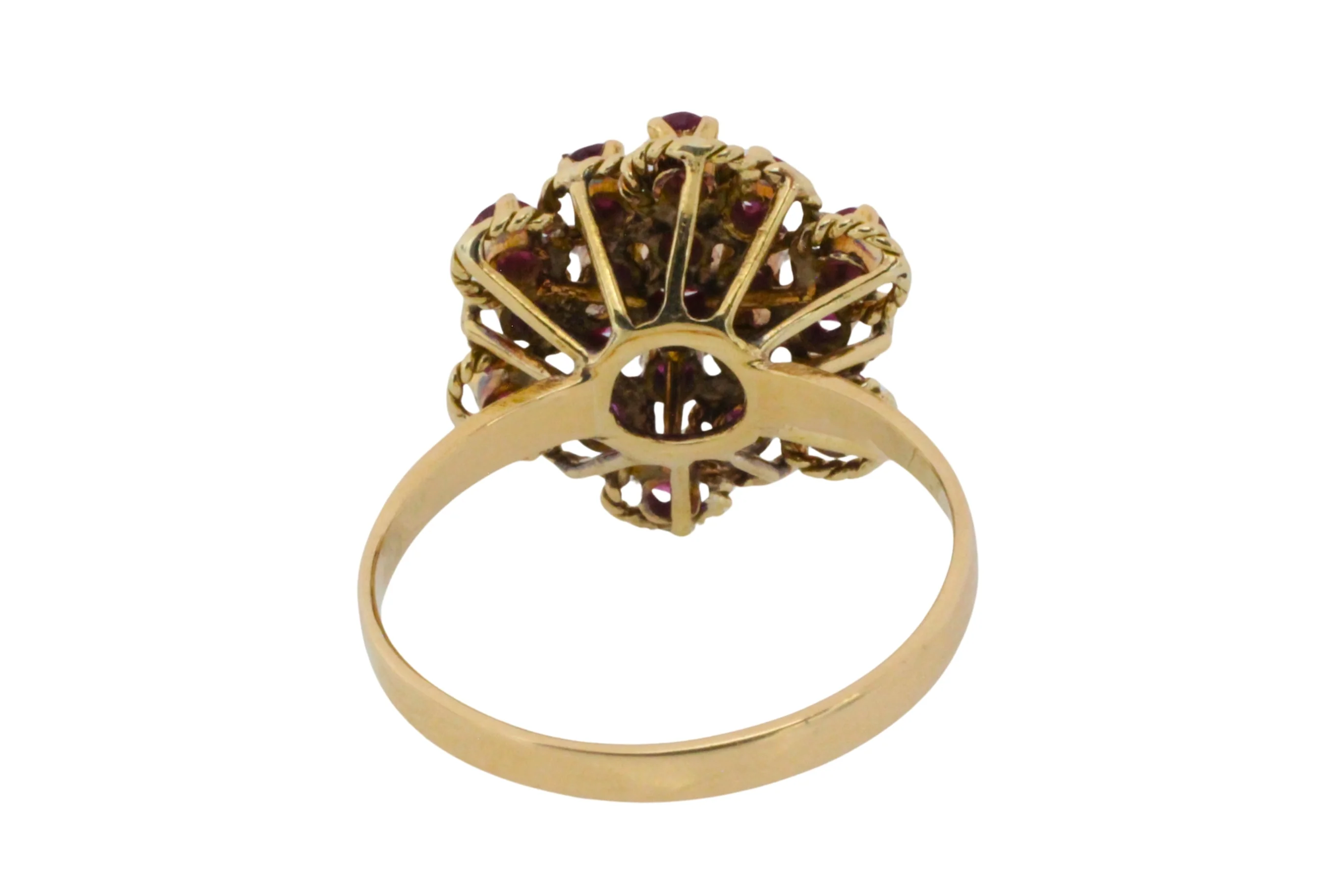 Ruby cluster ring in 18 carat gold - Image 8