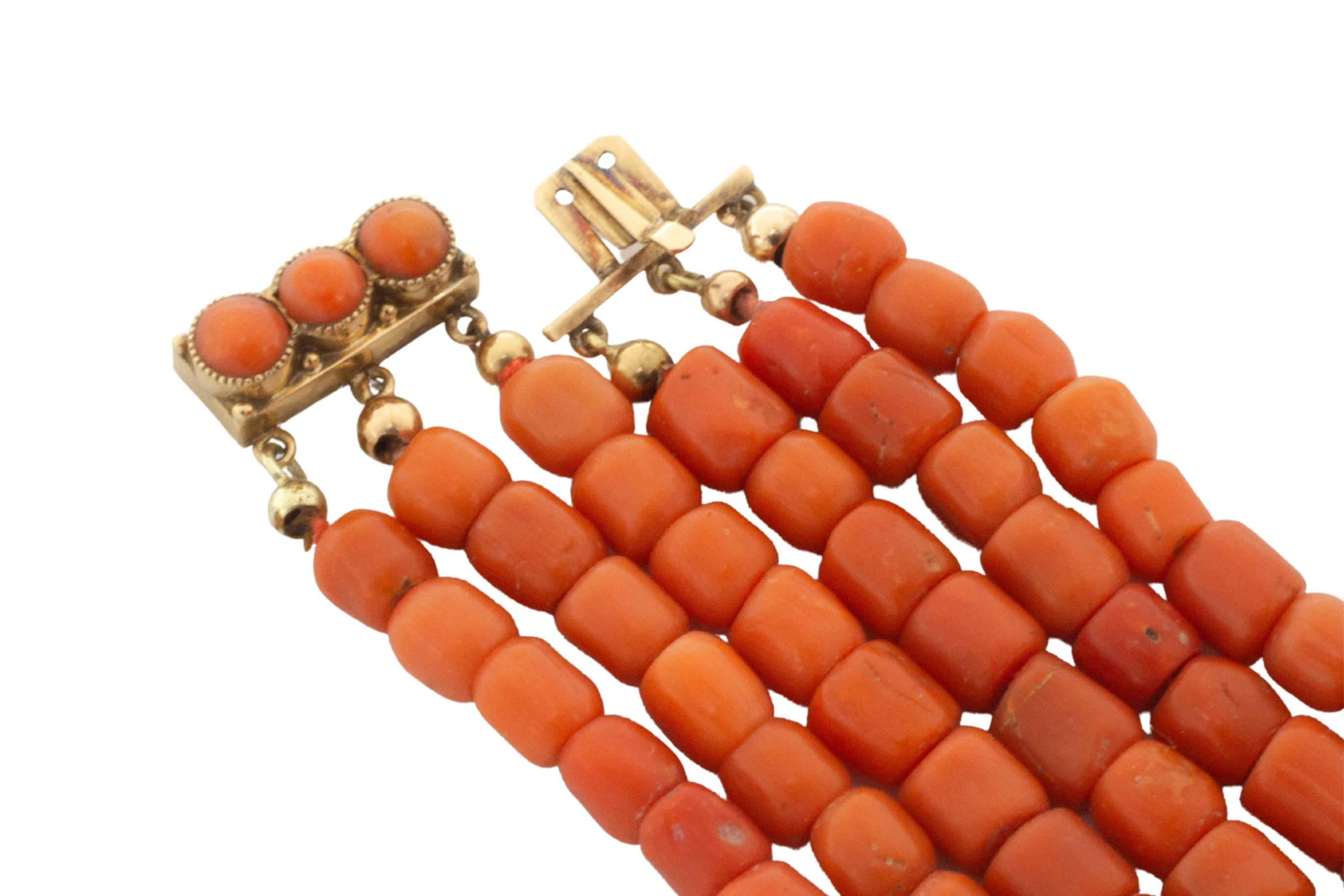 Three strand coral collier with 14 carat gold clasp - Image 7