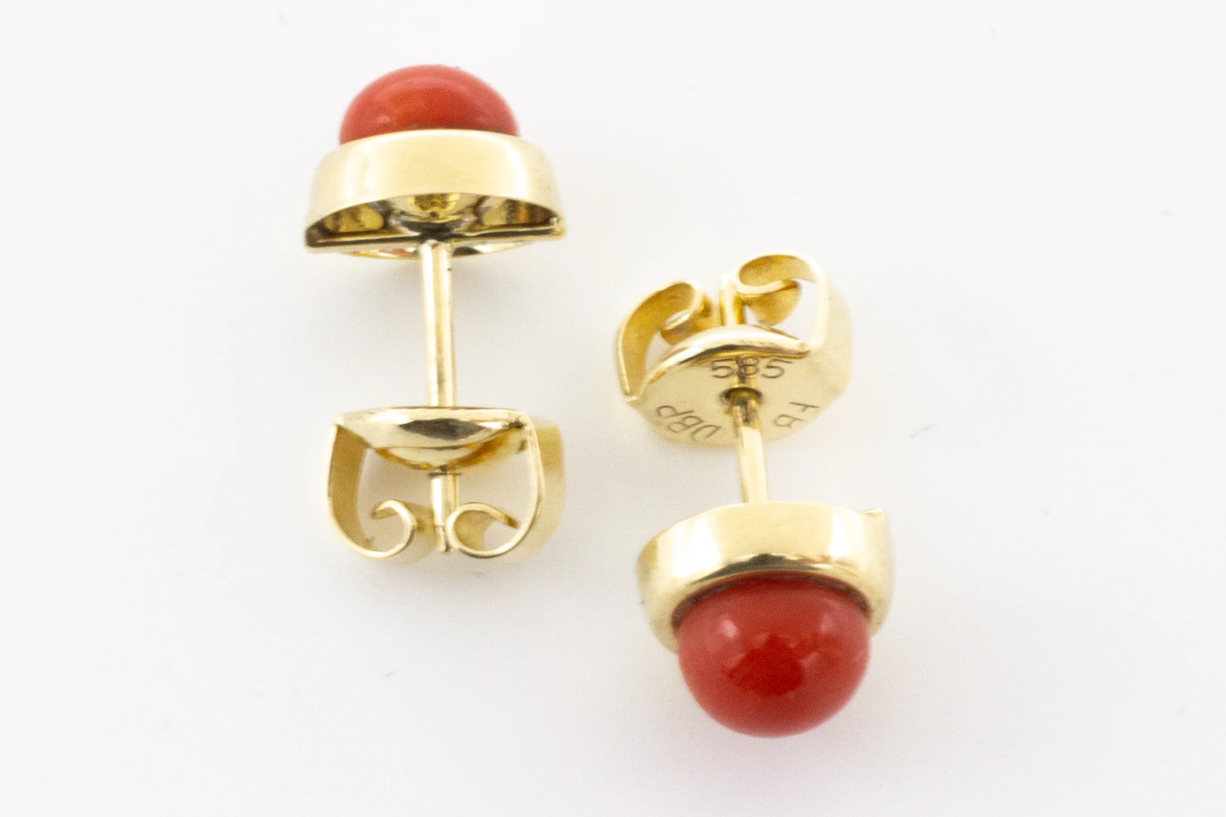 Vintage 14 carat gold studs - Image 4