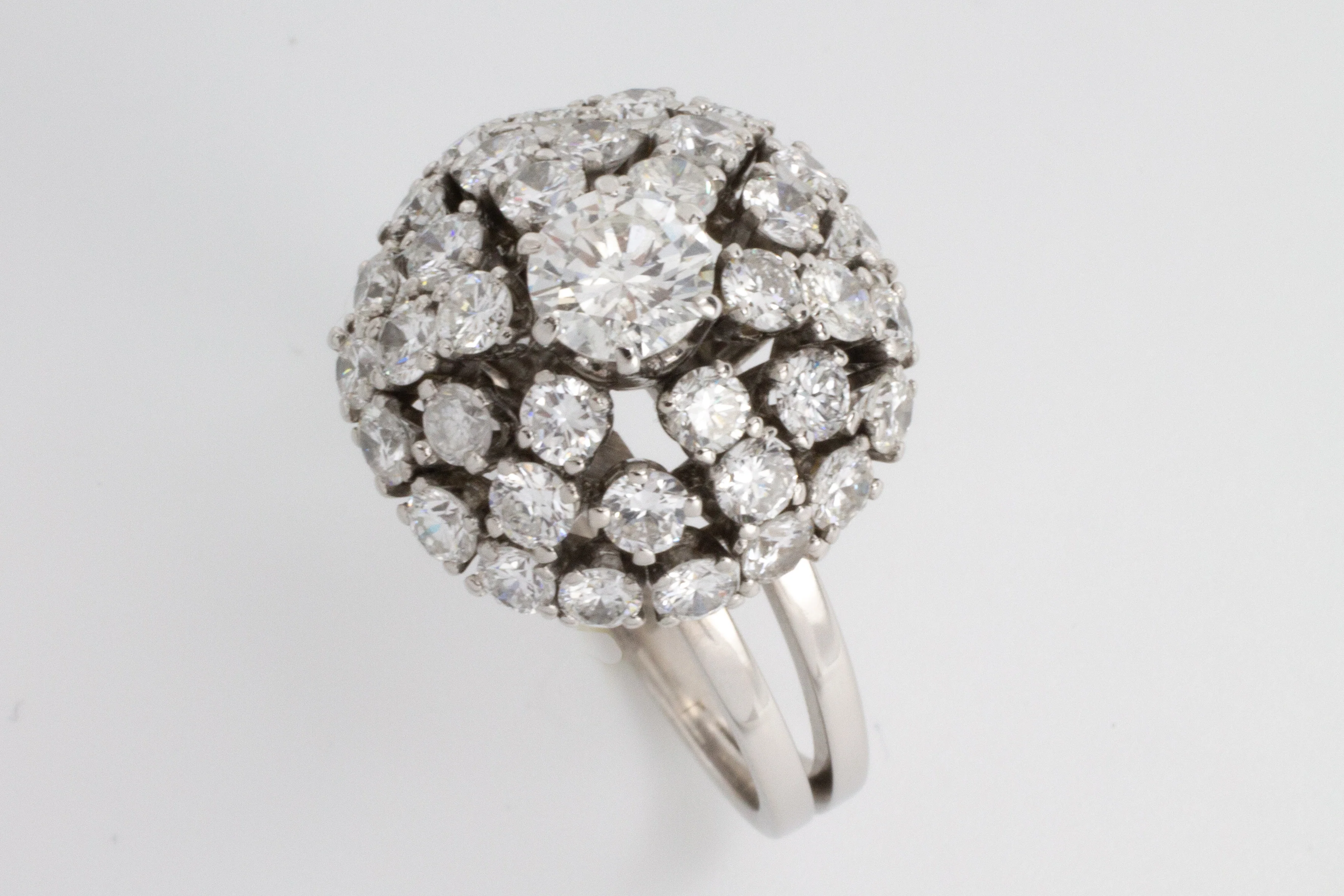 Vintage diamond dome cluster ring in white gold - Image 5